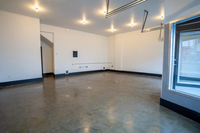 Building Photo - 5243 S Tacoma Way