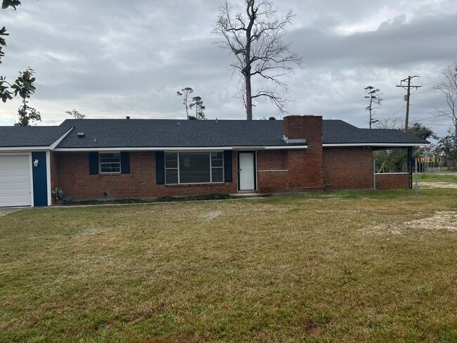 Building Photo - 909 Green Rd