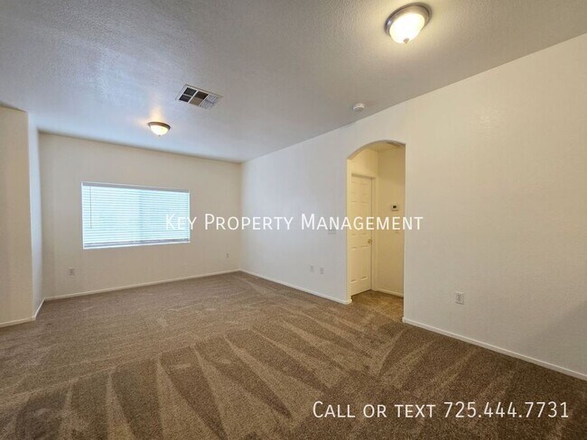 Building Photo - 2 BEDROM HOME W/ ATTACHED 1 CAR GARAGE IN ...