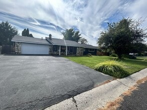 Building Photo - 3949 Rio Vista Way