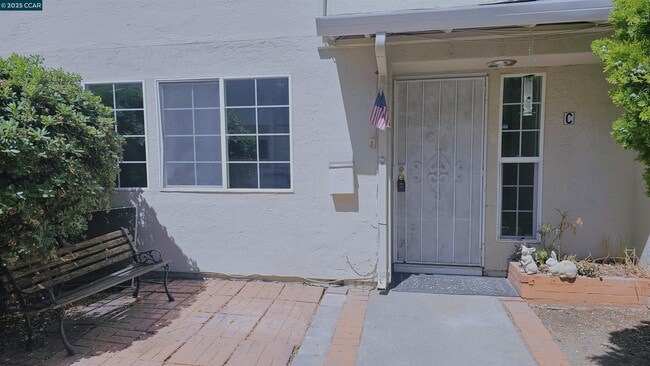 Building Photo - 1446 Del Rio Cir