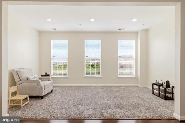 Foto del edificio - 7931 Crescent Park Dr