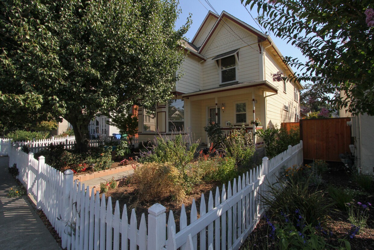 Foto principal - 538 A St