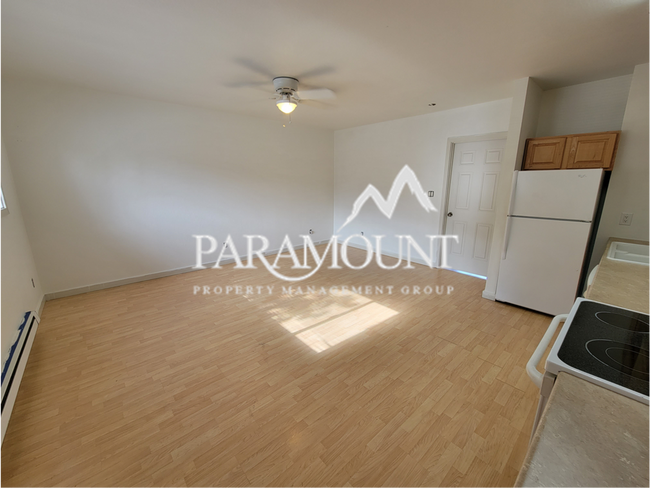 Building Photo - Downtown 1 Bedroom Upper Duplex!!!!!!!