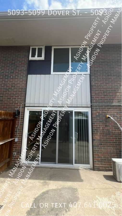 Foto del edificio - 5093-5099 Dover St.-5093