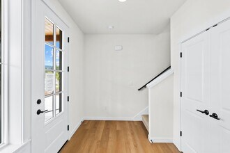 Building Photo - 627 Legacy Wy