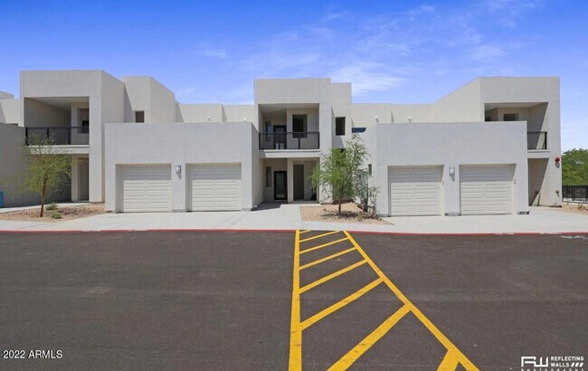 Foto del edificio - 16655 E El Lago Blvd
