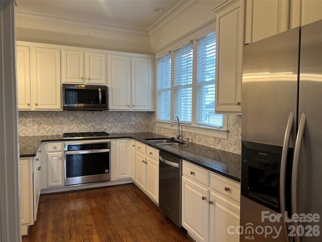 Foto del edificio - 711 E 9th St