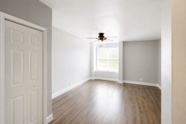 Building Photo - 7520 Hornwood Dr