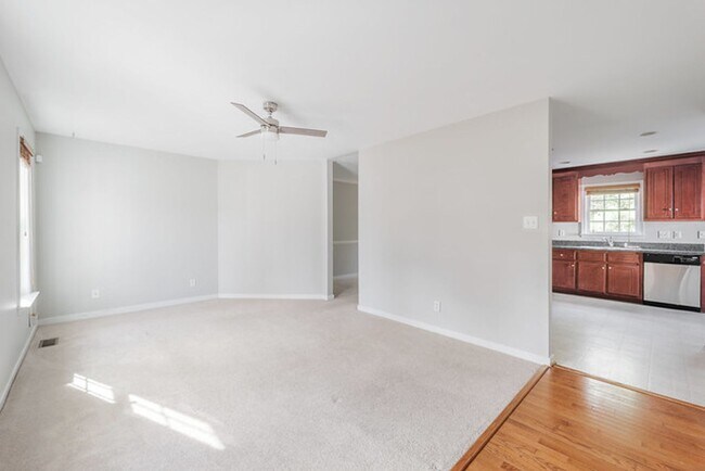 Foto del edificio - Charming 4 bedroom Colonial in Midlothian!