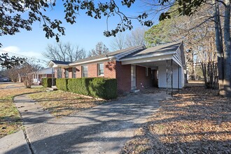 Building Photo - 21 Waverly Dr