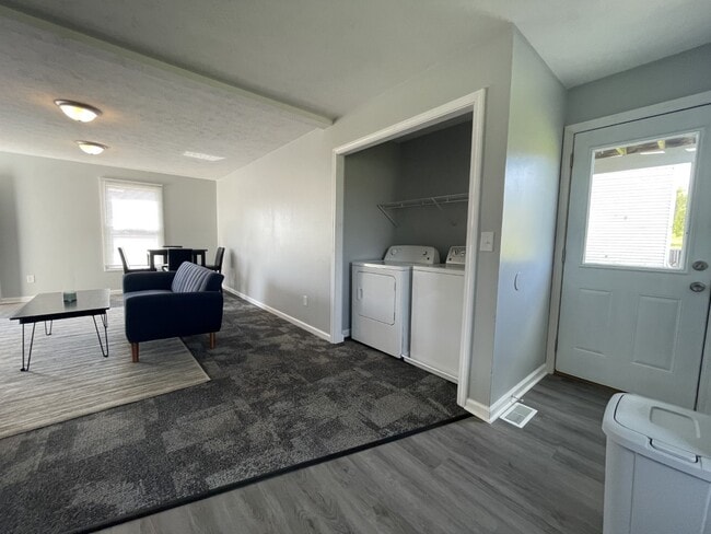 Foto del edificio - 324 Stone Creek Dr