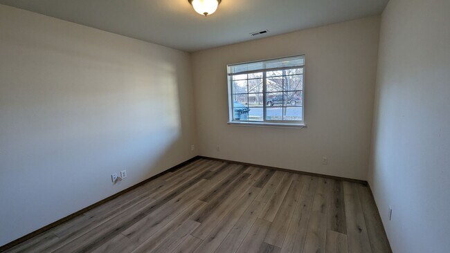 Foto del edificio - 1596-1596 Peggy Lp