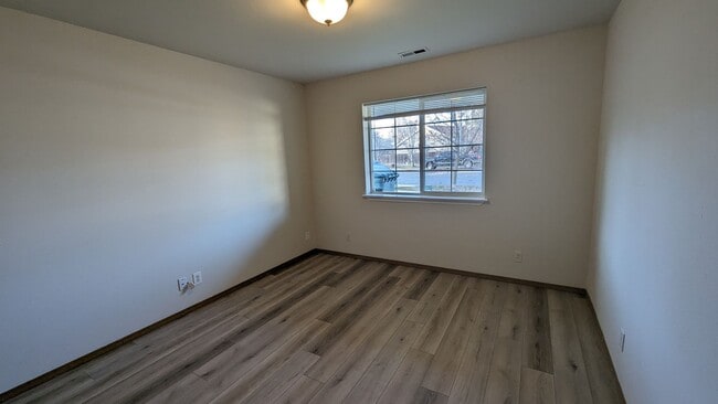 Building Photo - 1596-1596 Peggy Lp