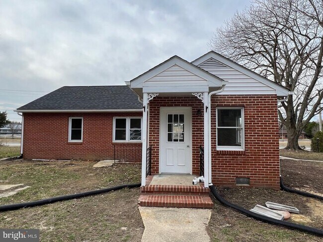 Building Photo - 23458 Three Notch Rd
