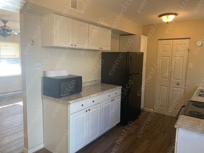 Building Photo - 3383 Dill Ave