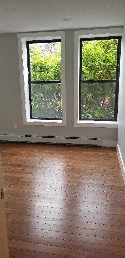 Foto del edificio - 987 Greene Ave