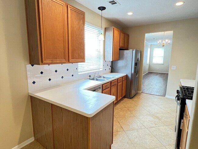 Building Photo - 2910 Blue Dawn Dr