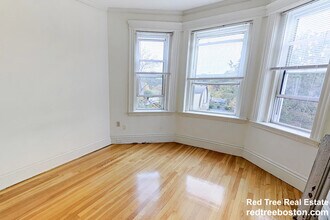 Building Photo - 102 Queensberry St