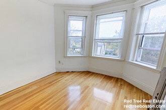 Building Photo - 102 Queensberry St
