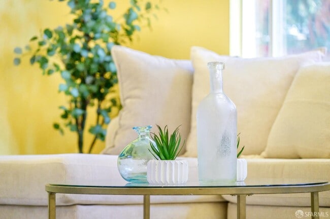 Building Photo - 5476 Summerfield Dr