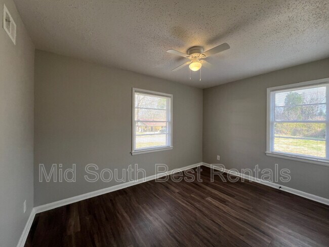 Building Photo - 3835 Kerfield Dr