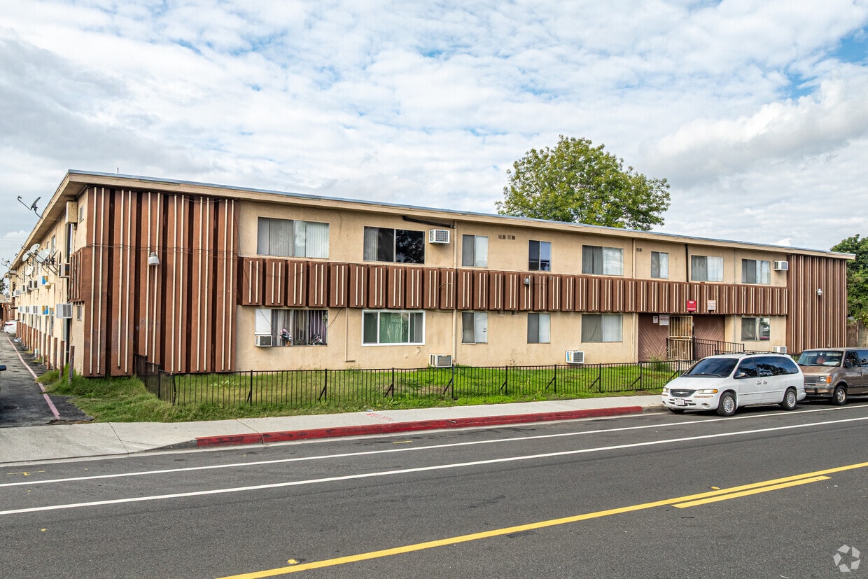 Primary Photo - AJ Apartments