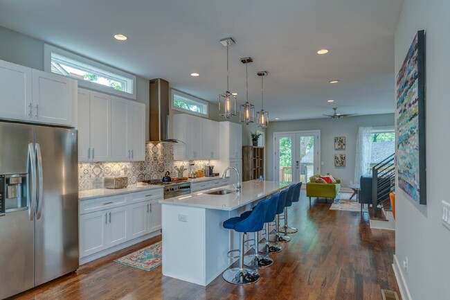 Building Photo - Gorgeous Nashville Rental!