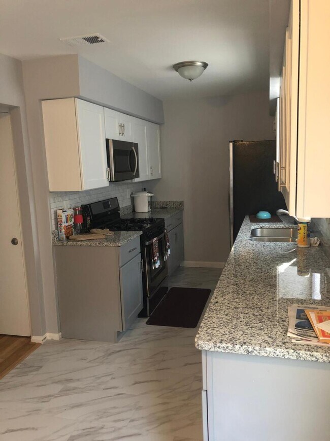 Foto del edificio - 4406 Stockbridge Ct