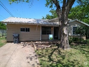 Building Photo - 1600 Longview St