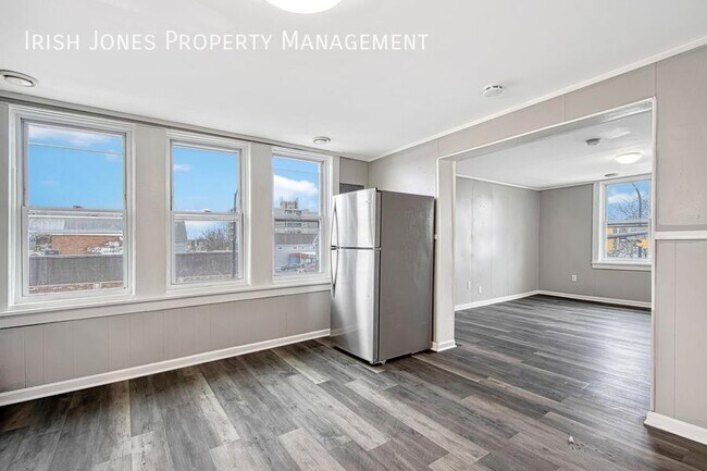 Building Photo - 1305 Bailey Ave