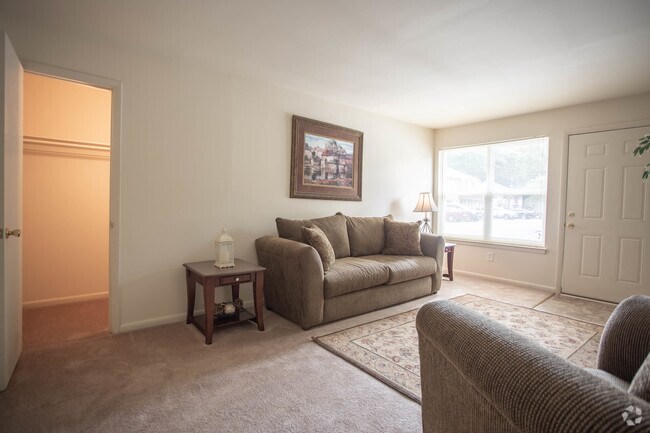 Youngs Mill Apartments I Newport News, VA