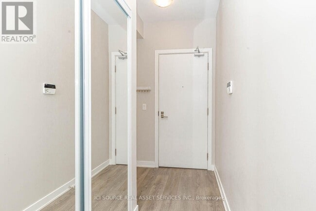 Building Photo - 4655 Glen Erin Dr