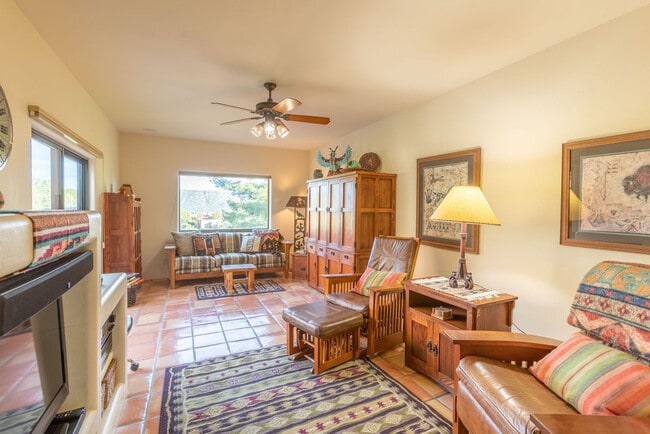 Building Photo - 185 Devils Kitchen Dr