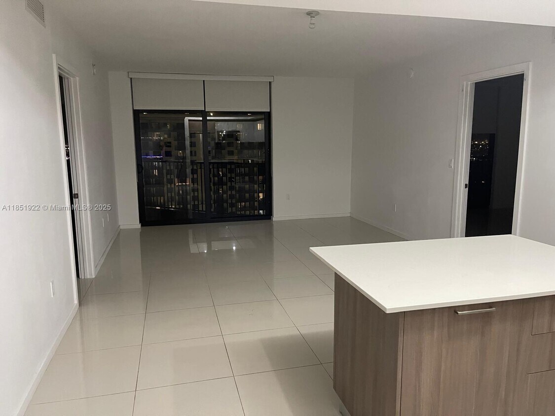 Foto principal - 5252 NW 85th Ave