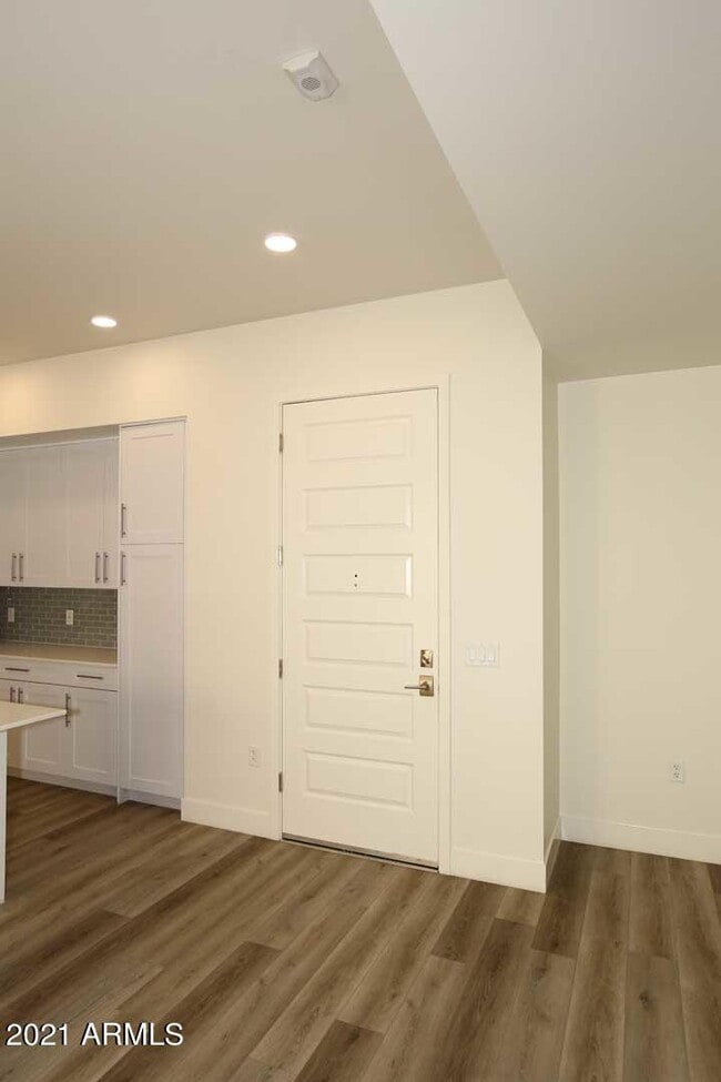 Building Photo - 7300 E EARLL Dr