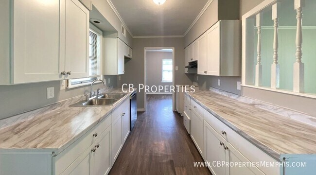 Foto del edificio - 866 Parkrose Rd