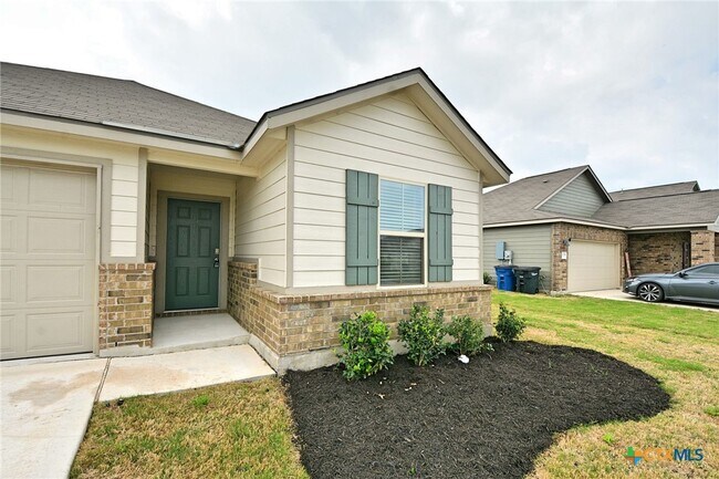 Foto del edificio - 528 Willow Valley St