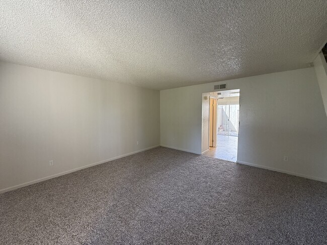 Building Photo - 1152 Neal Dow Ave