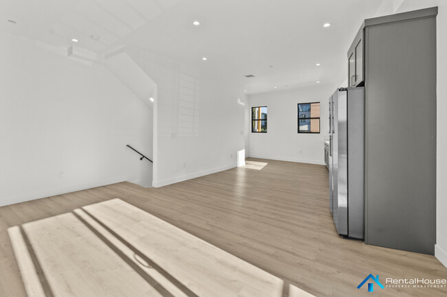 Foto del edificio - 2821 Avenel St