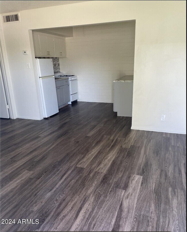 Foto del edificio - 845 W 1st St