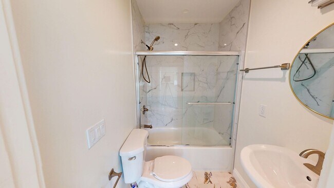 Foto del edificio - Modern 3-Bed/3-Bath Townhome