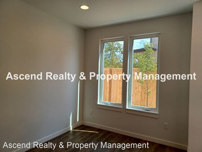 Foto del edificio - 2 br, 2.5 bath House - 5313 NE 14th Pl