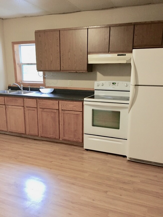 Building Photo - 1101 S Dewey St