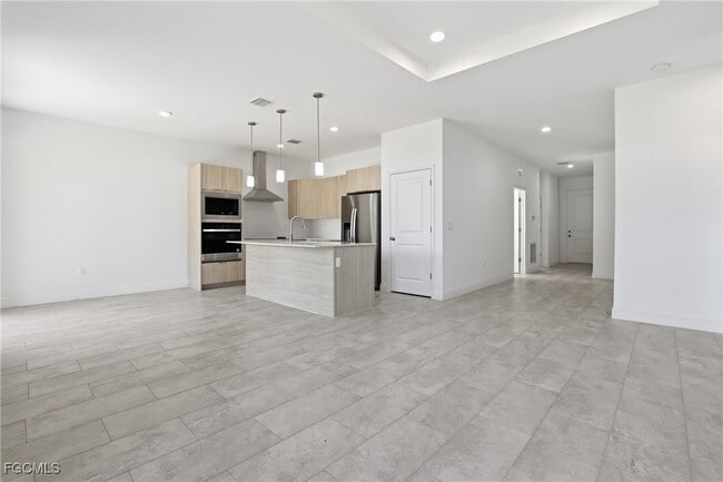 Building Photo - 1087 Rugby Cir