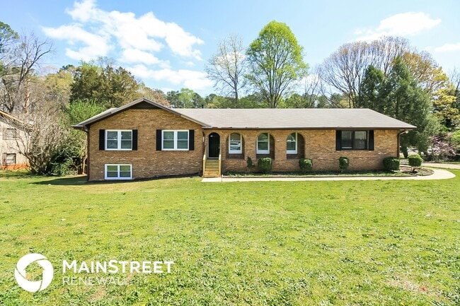 Building Photo - 8750 Twin Oaks Dr
