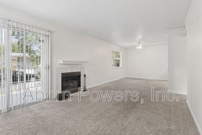 Foto del edificio - 2529 Greenwood Ln