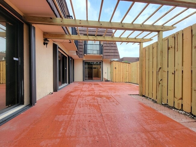 Building Photo - 1522 15th Ln