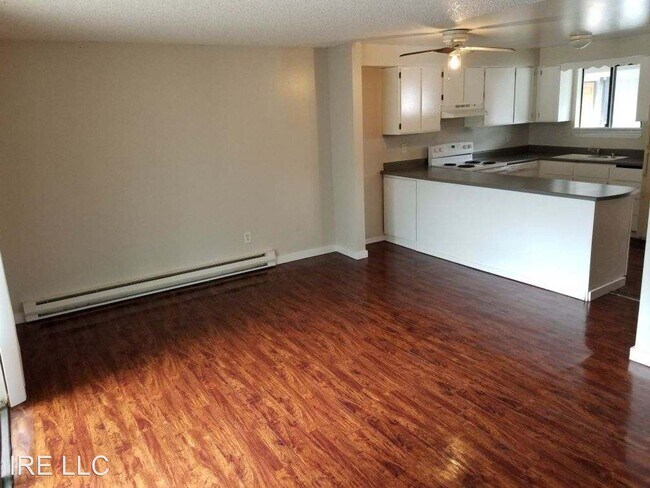 Foto del edificio - 3020 S Clinton Rd