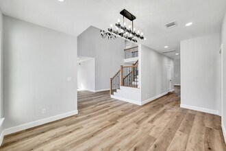 Building Photo - 49 Winterhaven Ln